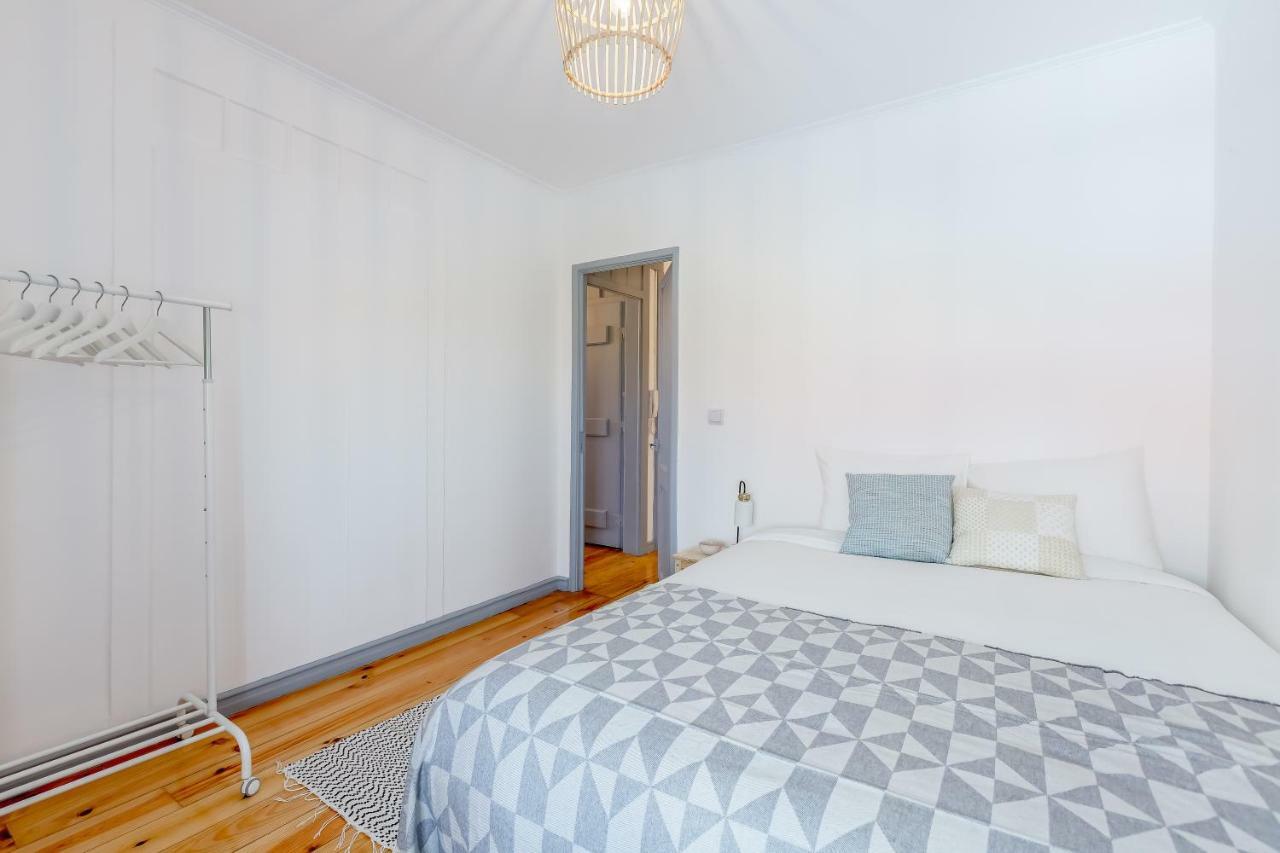Alfama, Bright And Spacious With Private Terrace, By Timecooler Лісабон Екстер'єр фото